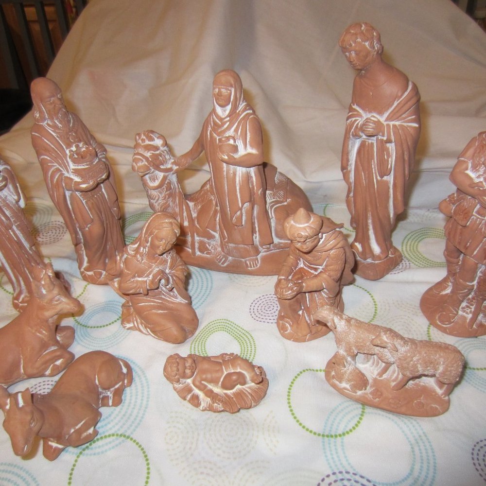 VINTAGE/11-PIECE TERRACOTTA NATIVITY "CHRISTMAS" SCENERY DECOR-SET